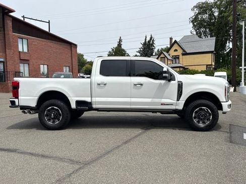 Used 2024 Ford F350 Platinum w/ Tremor Off-Road Package AWD/4WD image 2