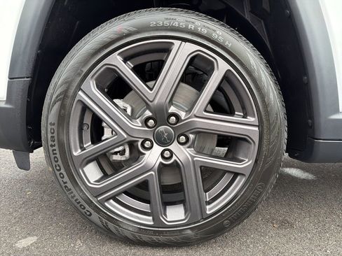 New 2026 Jeep Compass Latitude image 14