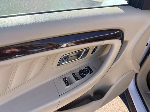 Used 2017 Ford Taurus Limited AWD/4WD image 9