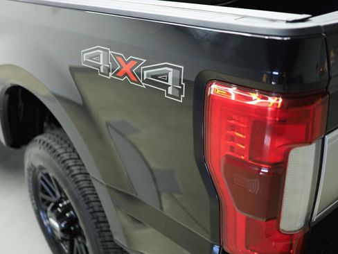 Used 2018 Ford F250 Platinum w/ Platinum Ultimate Package image 6