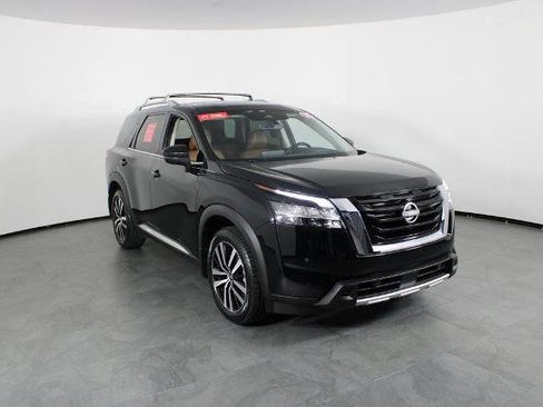 Certified 2023 Nissan Pathfinder Platinum image 12