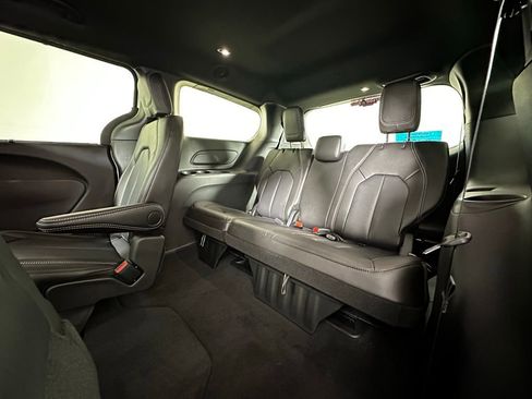 New 2026 Chrysler Pacifica Select image 19