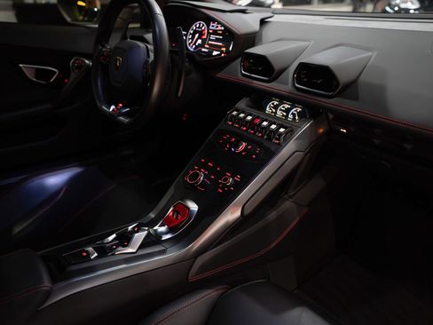 Used 2015 Lamborghini Huracan LP 610-4 AWD/4WD image 28