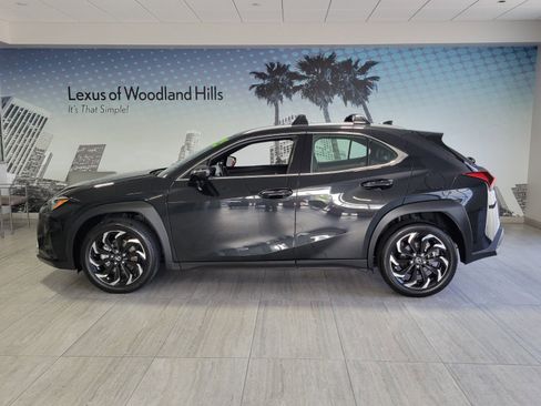 Certified 2025 Lexus UX 300h 300h image 2