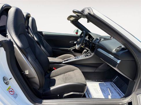 Used 2025 Porsche 718 Boxster GTS RWD image 16