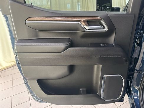 Certified 2023 Chevrolet Silverado 1500 LT Trail Boss w/ Convenience Package II image 38