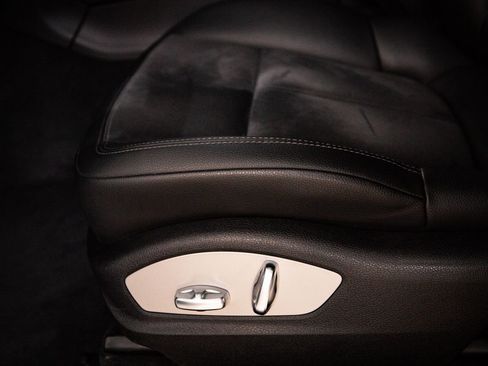 Certified 2021 Porsche Macan AWD/4WD image 14