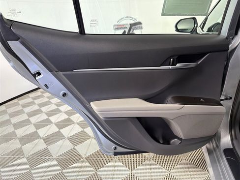 Used 2023 Toyota Camry LE image 21