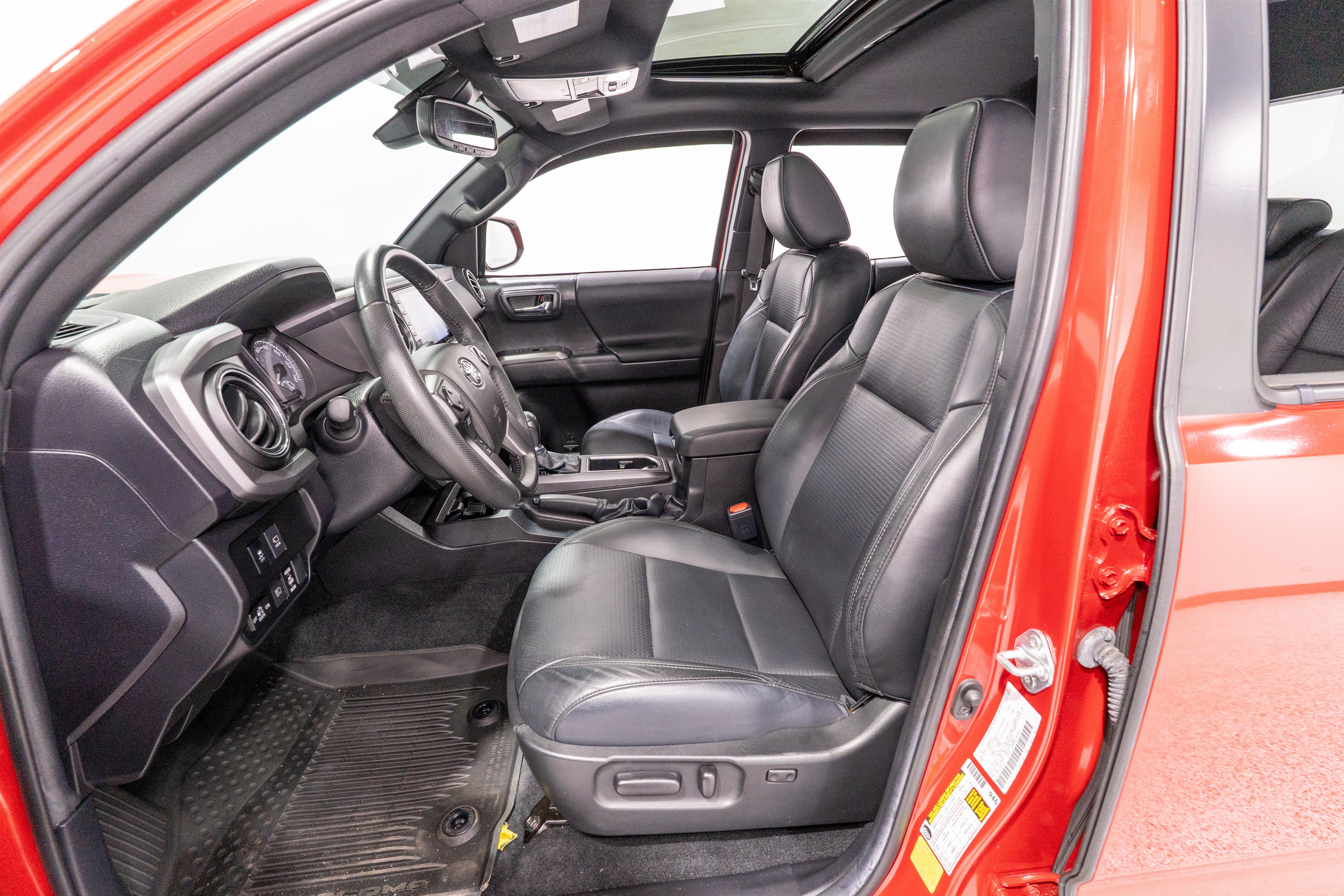 Used 2023 Toyota Tacoma TRD Sport w/ TRD Premium Sport Package AWD/4WD image 16