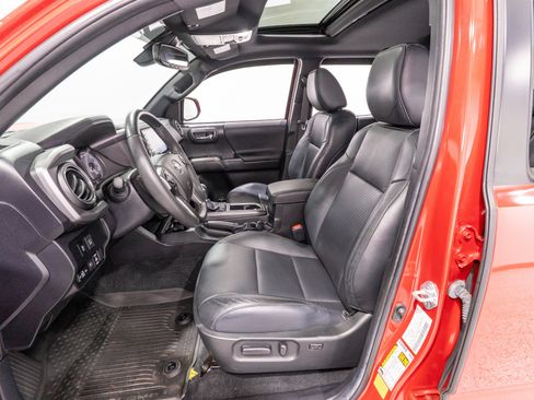 Used 2023 Toyota Tacoma TRD Sport w/ TRD Premium Sport Package AWD/4WD image 16