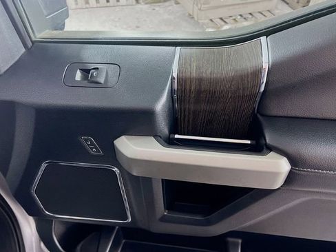 Used 2020 Ford F350 Lariat image 31