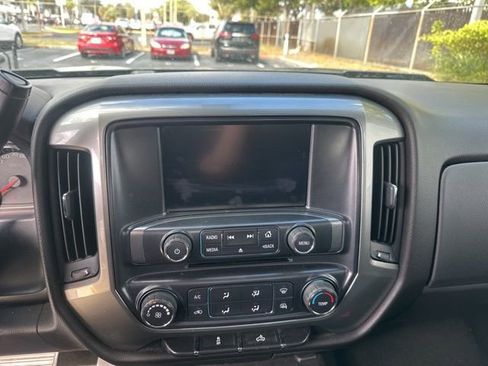 Used 2018 Chevrolet Silverado 1500 LT image 12