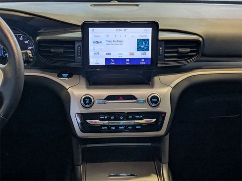 Used 2023 Ford Explorer XLT image 13