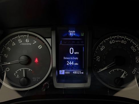 Used 2019 Toyota Tacoma TRD Off-Road w/ Technology Package RWD image 23