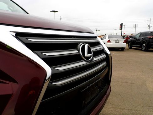 Used 2019 Lexus GX 460 image 8