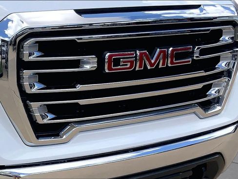Used 2019 GMC Sierra 1500 SLT w/ SLT Convenience Package AWD/4WD image 29