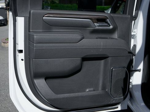 Used 2025 Chevrolet Silverado 3500 LT w/ Convenience Package image 31