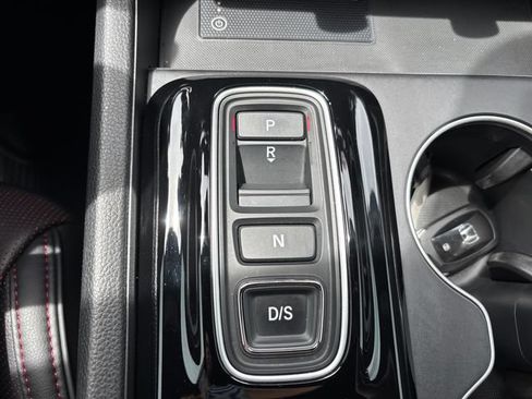 Certified 2025 Honda Pilot Black Edition image 21