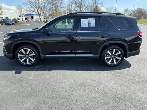 Used 2025 Honda Pilot Elite image 9