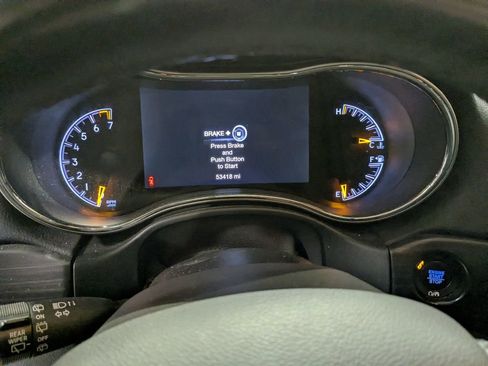 Used 2020 Jeep Grand Cherokee Altitude AWD/4WD image 2