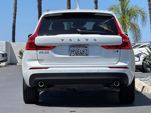 Used 2021 Volvo XC60 T5 Momentum w/ Premium Package AWD/4WD image 4