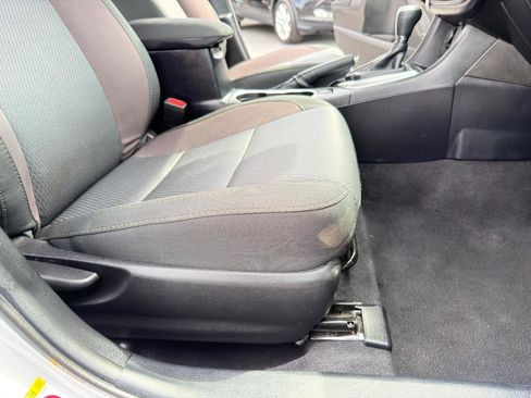 Used 2019 Toyota Corolla LE FWD image 30