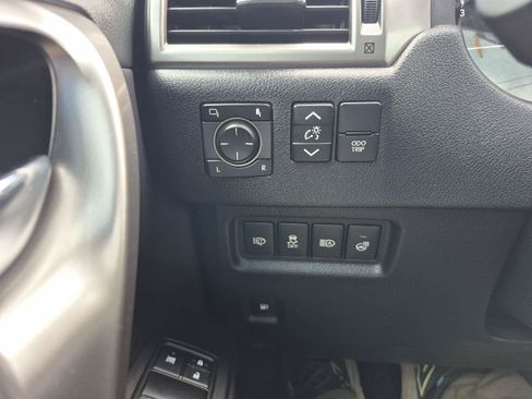 Used 2023 Lexus GX 460 Premium w/ Accessory Package AWD/4WD image 3
