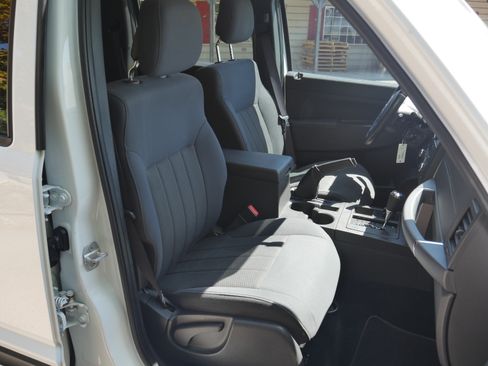Used 2012 Jeep Liberty Sport w/ Popular Equipment Group AWD/4WD image 22
