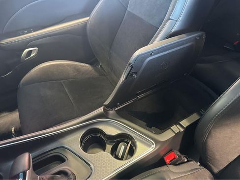 Used 2016 Dodge Challenger R/T Scat Pack w/ Leather Interior Group RWD image 31