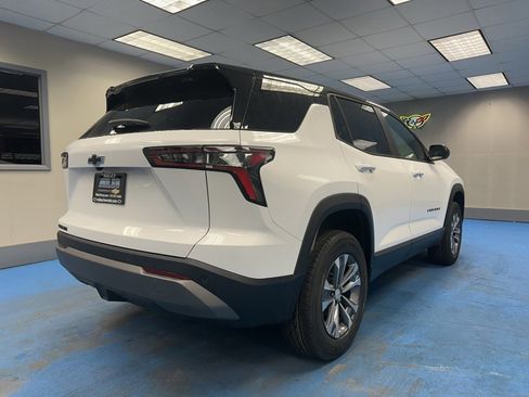 New 2026 Chevrolet Equinox LT w/ Convenience Package II image 3