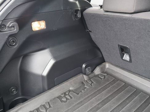 Used 2024 Subaru Crosstrek 2.0i Premium image 33