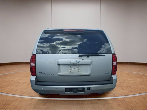 Used 2008 Chevrolet Suburban LT w/ LT Preferred Equipment Group AWD/4WD image 5