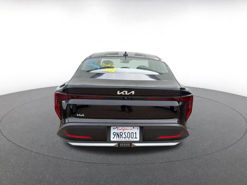 Used 2025 Kia K4 LXS image 4