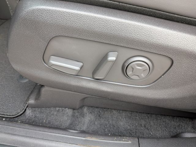 New 2027 Kia Carnival EX FWD image 23