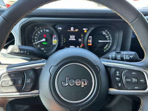 Used 2024 Jeep Wrangler Unlimited Sahara AWD/4WD image 23