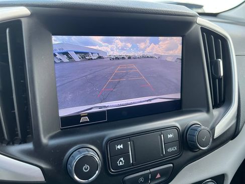 Used 2023 GMC Terrain SLT w/ Infotainment Package II AWD/4WD image 19