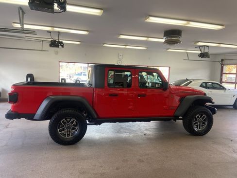 New 2026 Jeep Gladiator Mojave image 25