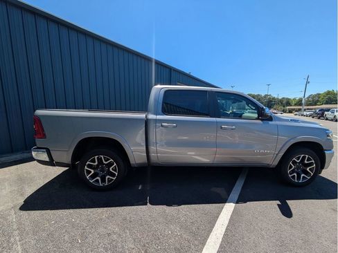 Used 2025 RAM 1500 Laramie AWD/4WD image 4