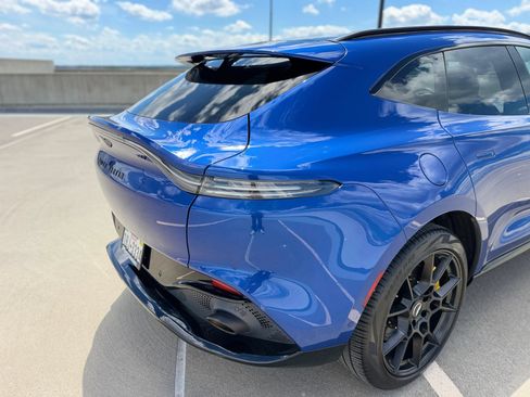 Used 2021 Aston Martin DBX AWD/4WD image 24