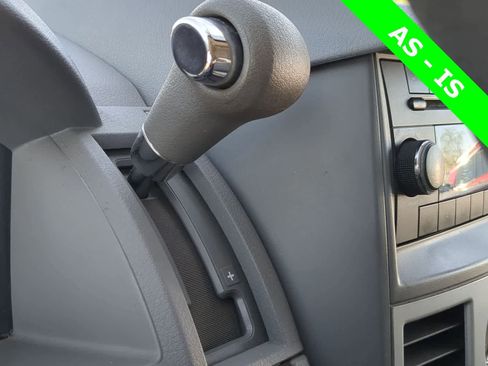 Used 2010 Chrysler Town & Country LX FWD image 25