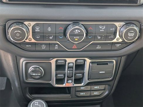 New 2026 Jeep Gladiator Sport image 19