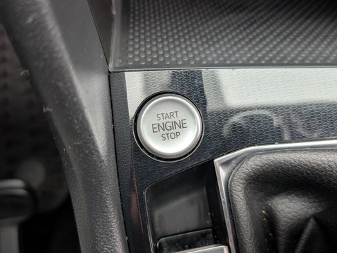 Used 2025 Volkswagen Taos S w/ Taos MDO Package image 31