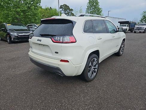 Used 2019 Jeep Cherokee Overland w/ Technology Group AWD/4WD image 7
