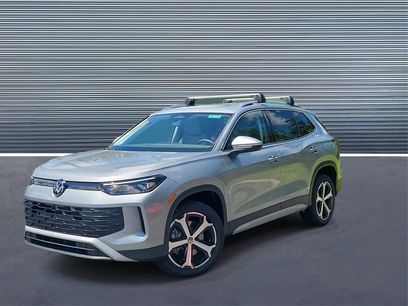 New 2025 Volkswagen Tiguan SE