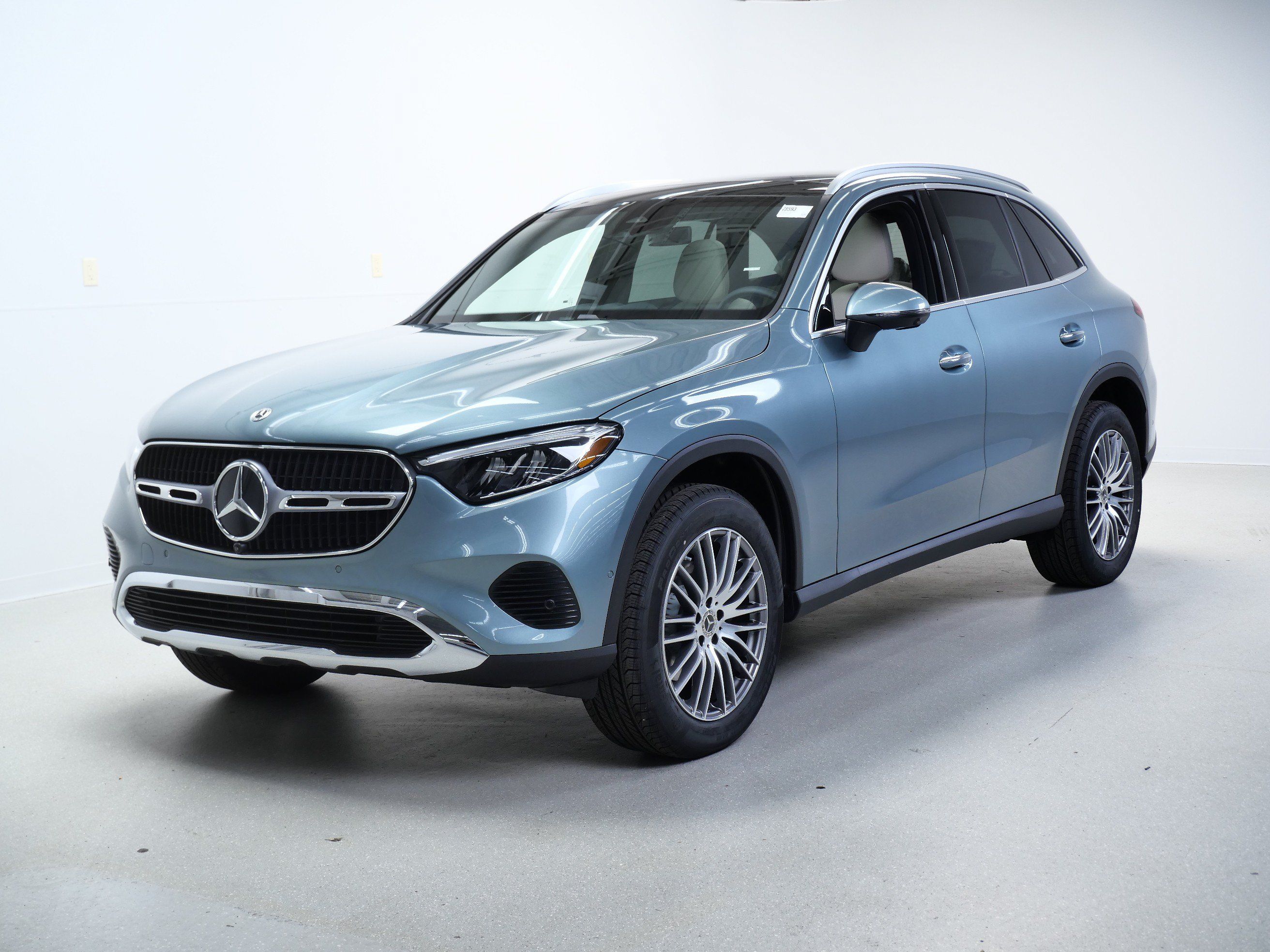 New 2026 Mercedes-Benz GLC 300 4MATIC image 4