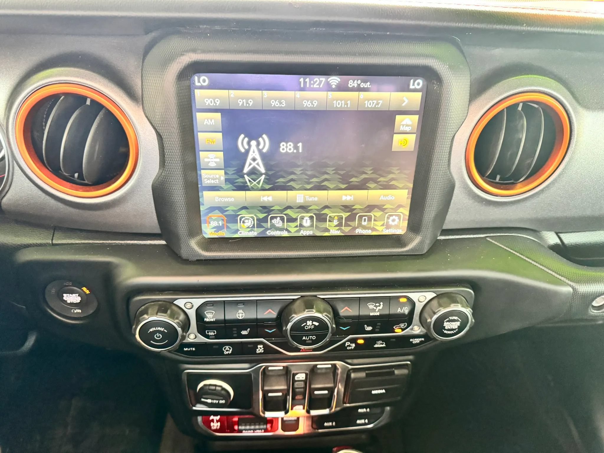 Used 2020 Jeep Gladiator Mojave AWD/4WD image 15