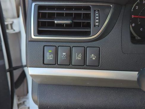 Used 2017 Toyota Camry XSE image 12