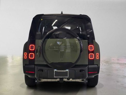 New 2026 Land Rover Defender 130 X-Dynamic SE AWD/4WD image 4