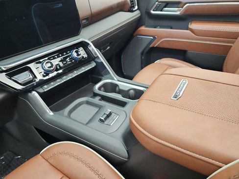 Used 2024 GMC Sierra 3500 Denali Ultimate image 14