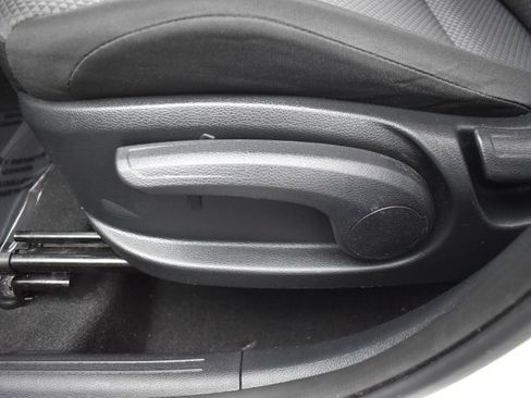 Used 2023 Kia Soul LX w/ LX Technology Package image 24